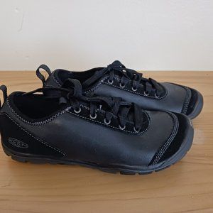 Keen Women's Shoes sz 6.5